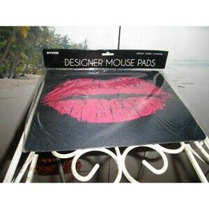 NEW by ENNOTEK, DESIGNER MOUSE PAD RED LIPS & BLACK BACKGROUND